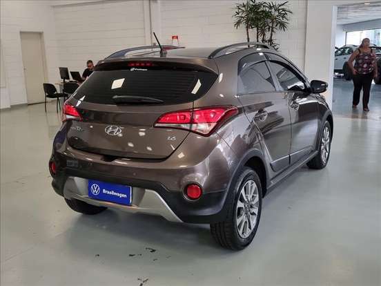 HYUNDAI-HB20X-2017