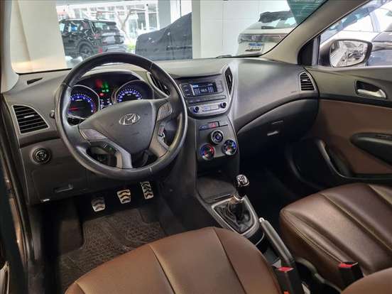 HYUNDAI-HB20X-1.6 16V STYLE FLEX 4P MANUAL HYUNDAI-HB20X-2017