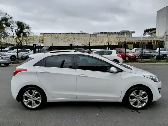 HYUNDAI-I30-1.8 MPI 16V GASOLINA SÉRIE LIMITADA 4P AUTOMATICO HYUNDAI-I30-2014