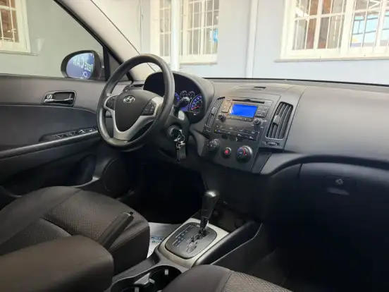 HYUNDAI-I30-2.0 MPFI GLS 16V GASOLINA 4P AUTOMÁTICO HYUNDAI-I30-2009