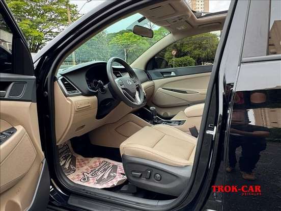 HYUNDAI-TUCSON-2021