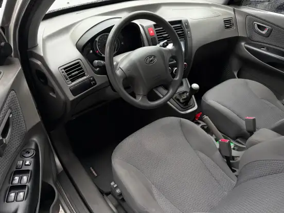 HYUNDAI-TUCSON-2010