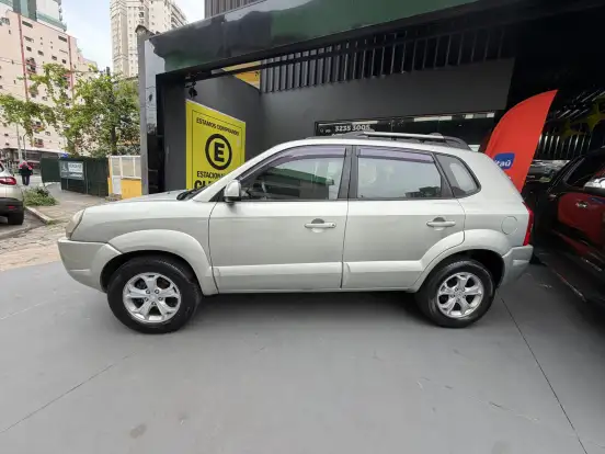 HYUNDAI-TUCSON-2.0 MPFI GLS 16V 143CV 2WD GASOLINA 4P AUTOMÁTICO HYUNDAI-TUCSON-2012