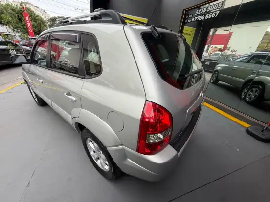 HYUNDAI-TUCSON-2.0 MPFI GLS 16V 143CV 2WD GASOLINA 4P AUTOMÁTICO HYUNDAI-TUCSON-2012