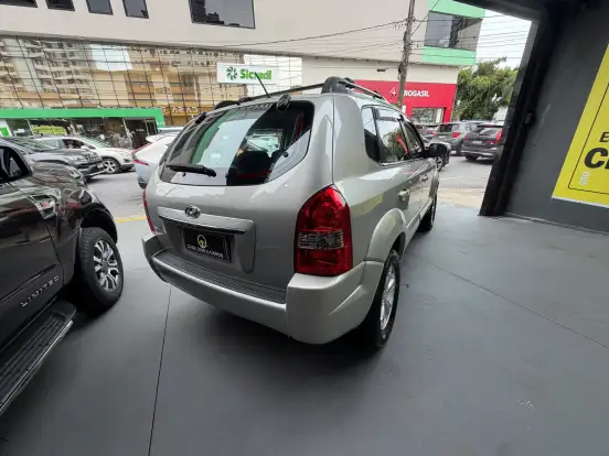 HYUNDAI-TUCSON-2.0 MPFI GLS 16V 143CV 2WD GASOLINA 4P AUTOMÁTICO HYUNDAI-TUCSON-2012