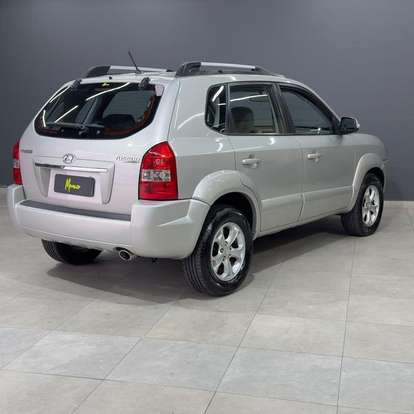 HYUNDAI-TUCSON-2011