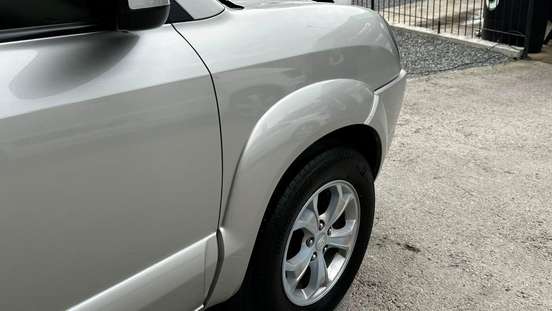 HYUNDAI-TUCSON-2012