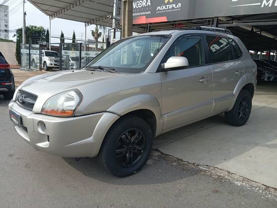 HYUNDAI TUCSON 2.0 MPFI GLS 16V 143CV 2WD GASOLINA 4P AUTOMÁTICO