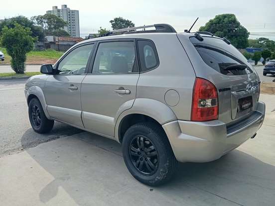 HYUNDAI-TUCSON-2007