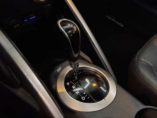 HYUNDAI-VELOSTER-2012