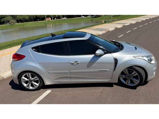 HYUNDAI-VELOSTER-2011