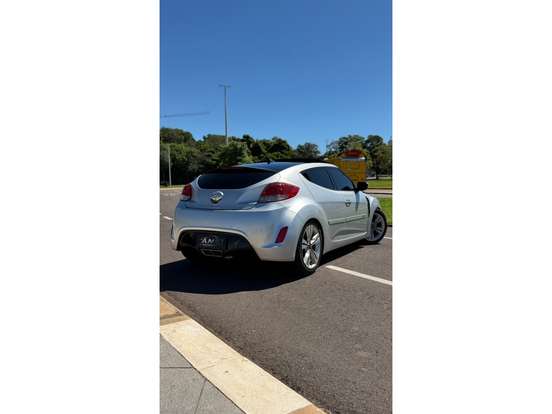 HYUNDAI-VELOSTER-2011