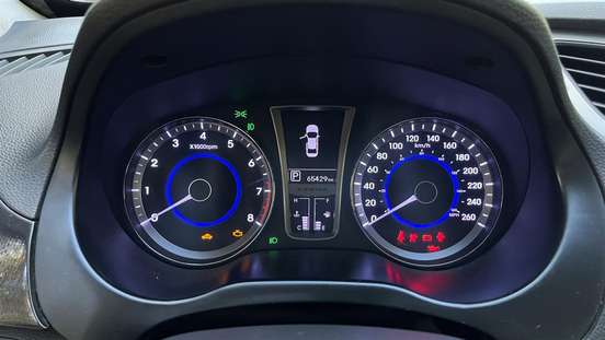 HYUNDAI-AZERA-2012