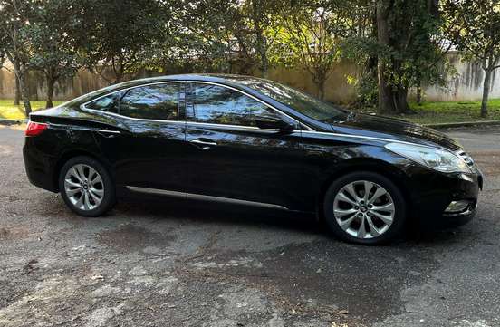 HYUNDAI-AZERA-2012