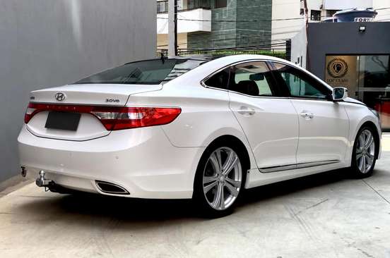 HYUNDAI-AZERA-2011
