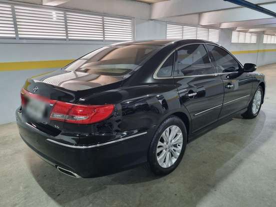 HYUNDAI-AZERA-2010
