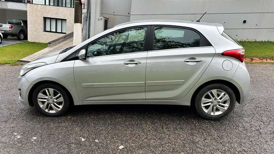 HYUNDAI-HB20-2015