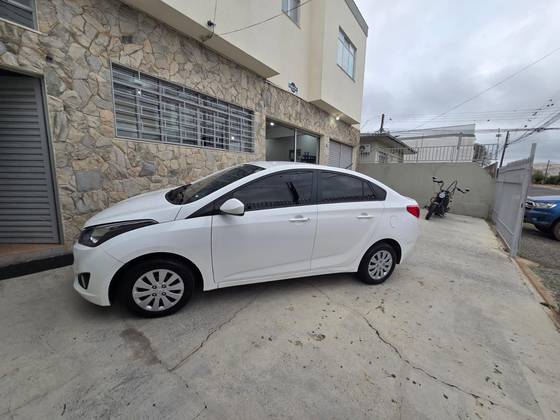 HYUNDAI HB20S 1.6 COMFORT STYLE 16V FLEX 4P AUTOMÁTICO