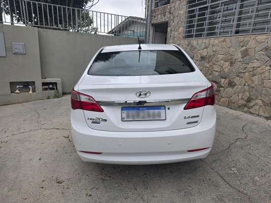 HYUNDAI-HB20S-2015