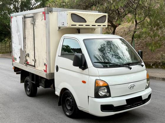 HYUNDAI HR 2.5 LONGO COM CAÇAMBA 4X2 16V 130CV TURBO INTERCOOLER DIESEL 2P MANUAL