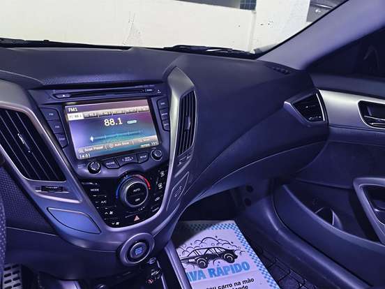 HYUNDAI-VELOSTER-2012