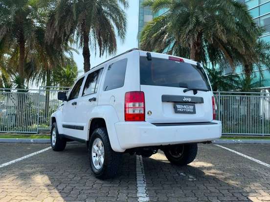JEEP-CHEROKEE-3.7 SPORT 4X4 V6 12V GASOLINA 4P AUTOMÁTICO JEEP-CHEROKEE-2012
