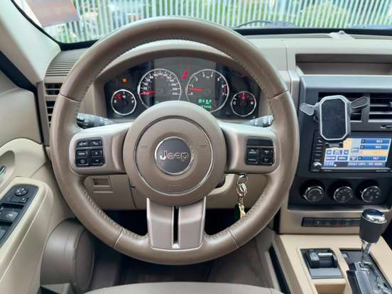 JEEP-CHEROKEE-2012