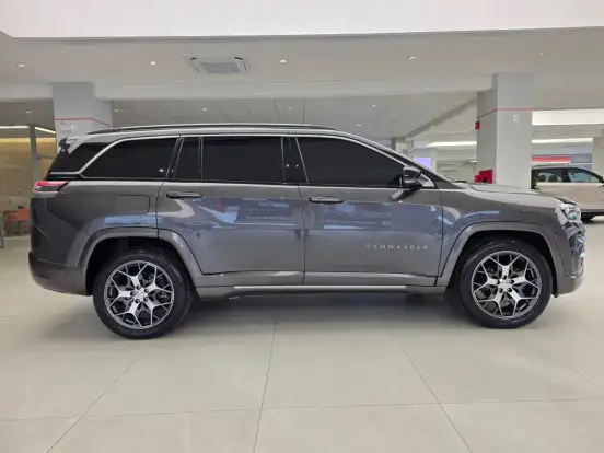 JEEP-COMMANDER-2023
