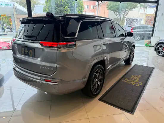 JEEP-COMMANDER-2024