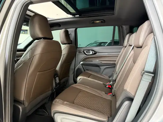 JEEP-COMMANDER-2024
