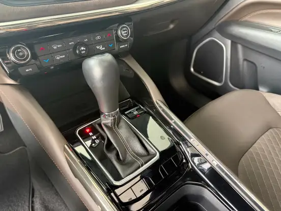 JEEP-COMMANDER-2024