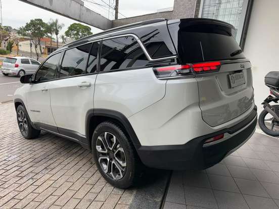 JEEP-COMMANDER-2025