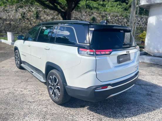 JEEP-COMMANDER-2024