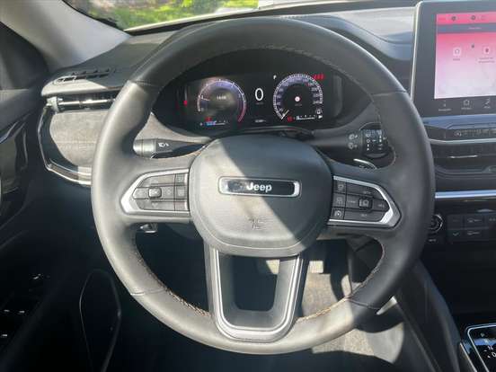 JEEP-COMMANDER-2024