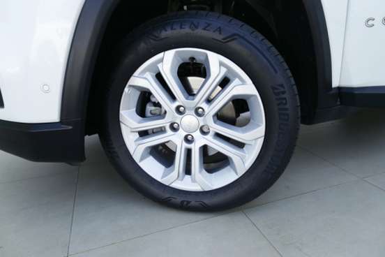 JEEP-COMMANDER-2024