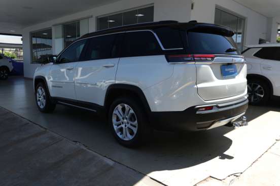 JEEP-COMMANDER-2024