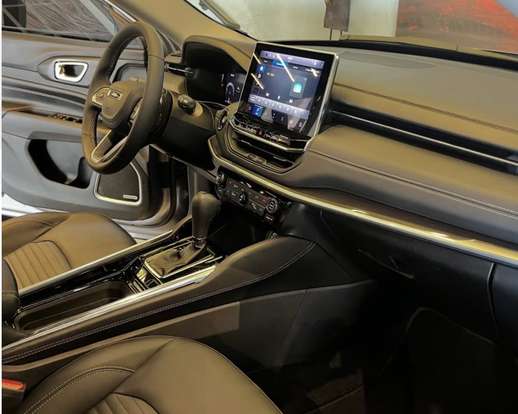 JEEP-COMMANDER-2024