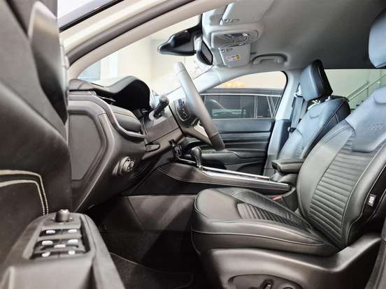 JEEP-COMMANDER-2024