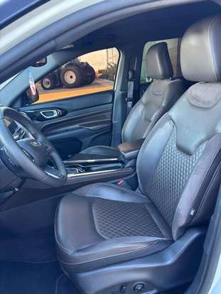 JEEP-COMMANDER-2022