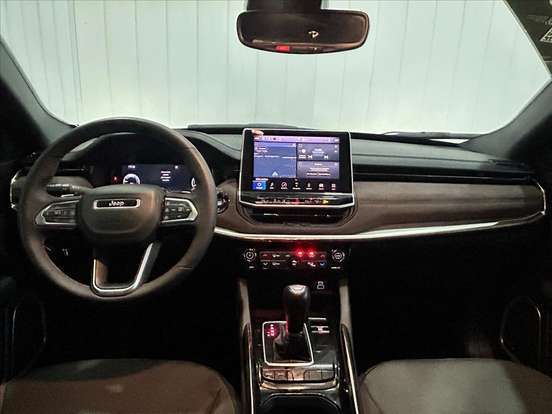 JEEP-COMMANDER-2024