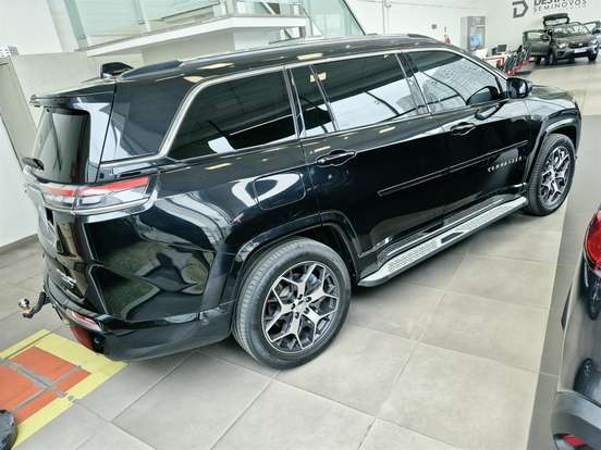 JEEP-COMMANDER-2022