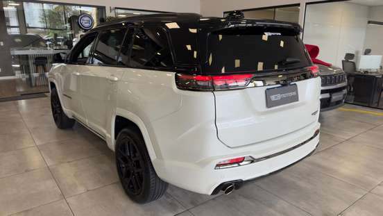 JEEP-COMMANDER-2.0 HURRICANE 4 TURBO GASOLINA BLACKHAWK AT9 JEEP-COMMANDER-2025