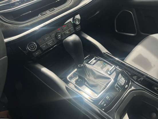 JEEP-COMMANDER-2024