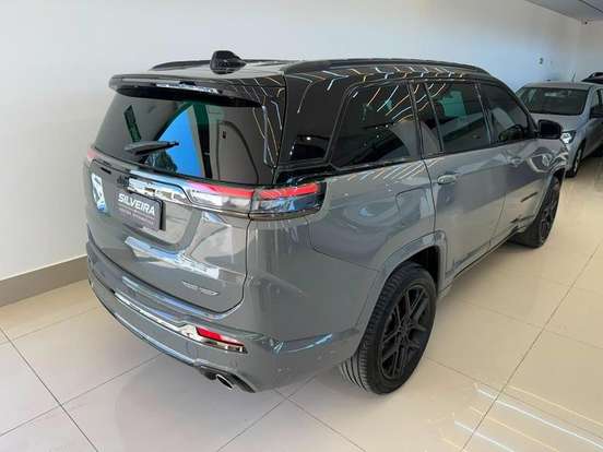 JEEP-COMMANDER-2.0 HURRICANE 4 TURBO GASOLINA BLACKHAWK AT9 JEEP-COMMANDER-2024