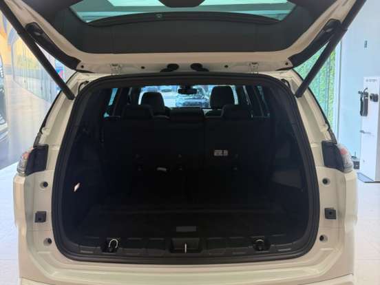 JEEP-COMMANDER-2024