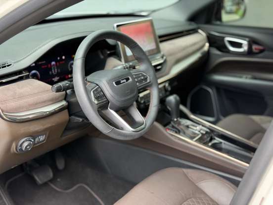 JEEP-COMMANDER-2024