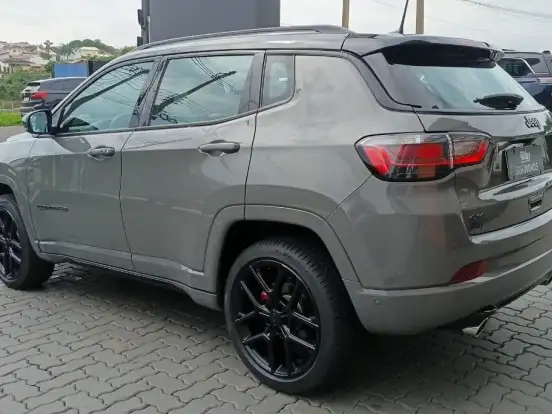 JEEP-COMPASS-2.0 HURRICANE 4 TURBO GASOLINA BLACKHAWK AT9 JEEP-COMPASS-2025