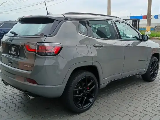 JEEP-COMPASS-2.0 HURRICANE 4 TURBO GASOLINA BLACKHAWK AT9 JEEP-COMPASS-2025