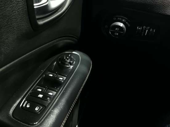 JEEP-COMPASS-2.0 16V FLEX LONGITUDE AUTOMÁTICO JEEP-COMPASS-2017