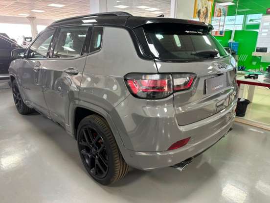 JEEP-COMPASS-2.0 HURRICANE 4 TURBO GASOLINA BLACKHAWK AT9 JEEP-COMPASS-2024